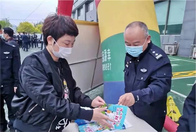 犬类专项整治进入监管处罚更严阶段！手把手教你办理犬证犬牌