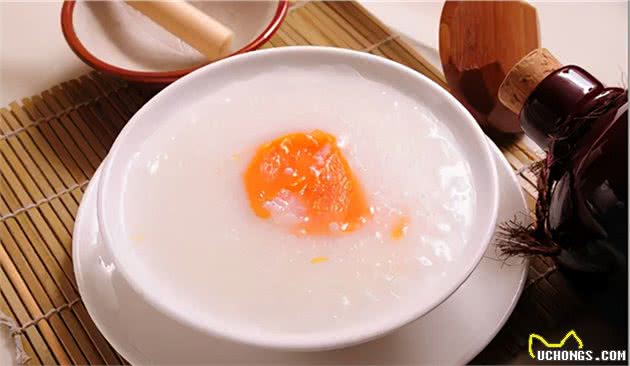 狗狗口腔特别臭怎么办?护理口腔可以采取的几个措施