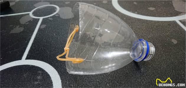 猫咪拒绝看医生，铲屎官自制“防咬神器”，兽医都憋不住笑了