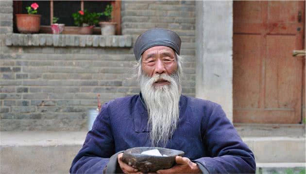 在农村，老人说“老狗上房，家败又亡”啥意思？有没有道理？