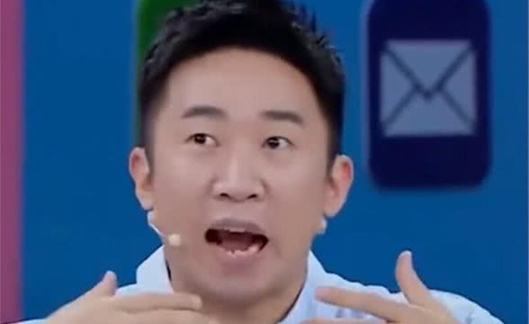 杨迪剪指甲引来狗狗围观，李诞知道后一句神评论，网友：这酸爽