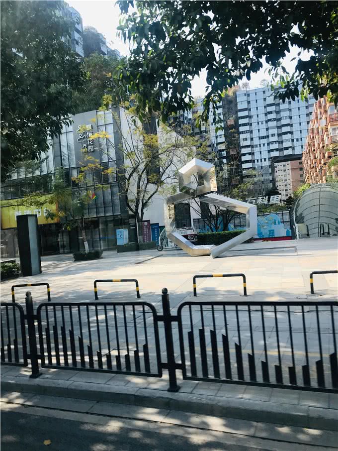 狗饼干好吃吗?