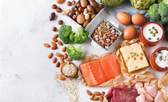 狗狗掉毛问题大解析:科学饮食助力毛发健康