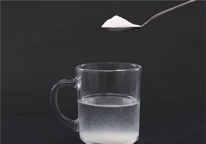 狗狗拉便便很干怎么办?是便秘吗?需要怎样处理?