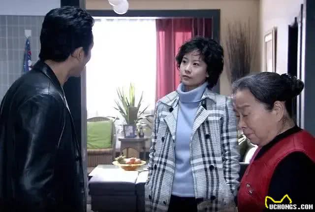 真是奇了怪了,主人出真差,小狗学会说话了吗?