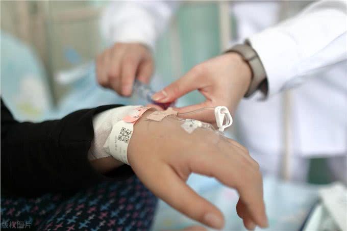 难怪代养宠物收费高，确实有风险，我已中招，被一条雪纳瑞犬坑了