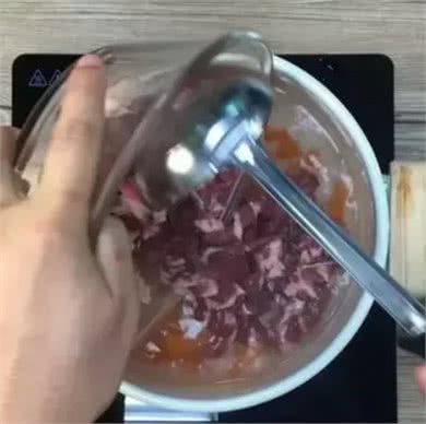 关于狗狗冬季饮食的三个误区,你做错了哪一个?