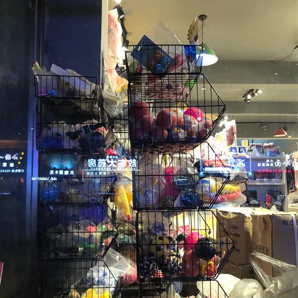 摇摇爱米宠物食品用品(高湾店):抚顺市望花区高湾附近