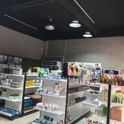 宠me狗狗生活馆:上海城区静安区彭浦新村附近