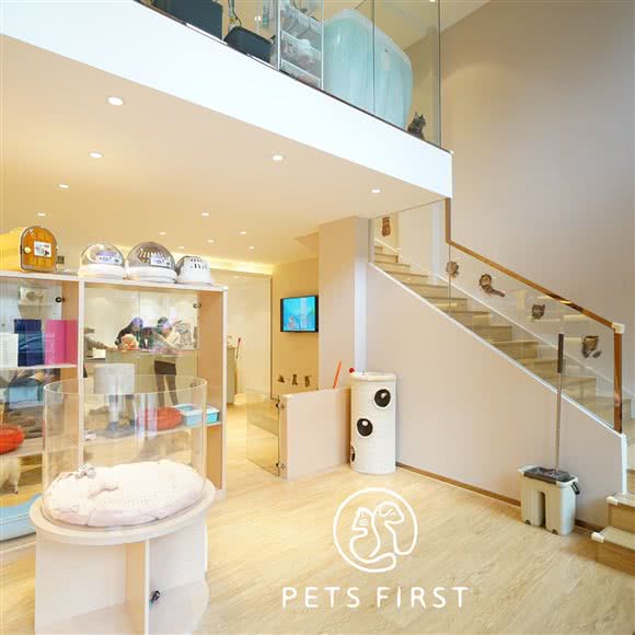 Pets First宠物酒店精品洗护美容(新会路店):上海城区普陀区长寿路附近