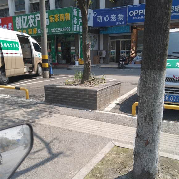 萌心宠物用品店:扬州市广陵区解放桥/江都路附近