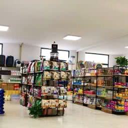 爱爱宠物用品超市:烟台市芝罘区上夼美食街附近