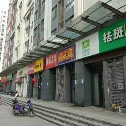 宠窝面包店:郑州市金水区丰业广场/千盛广场附近