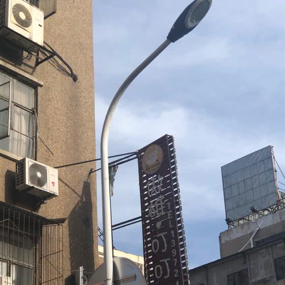 冠宠俱乐部(港晖店):十堰市茅箭区人民商场附近