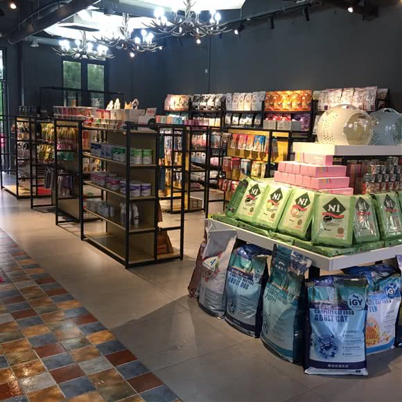 言特宠物生活馆(环球港店):宜昌市西陵区中南路兴发广场附近