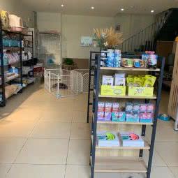 圣宠宠物(英伦世邦店):成都市双流区华阳镇街道附近