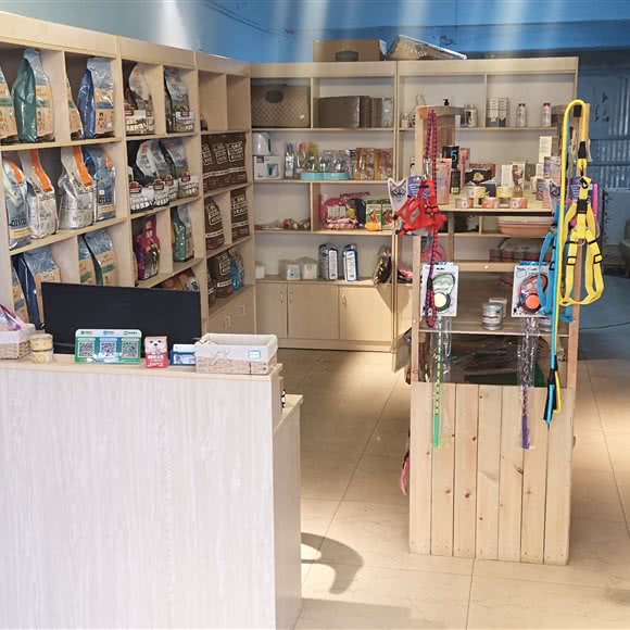 乾宠宠物生活馆(解放路店):贵阳市南明区贵阳站/解放路附近