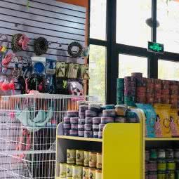 小宝宠物生活馆:西安市灞桥区浐灞生态区附近