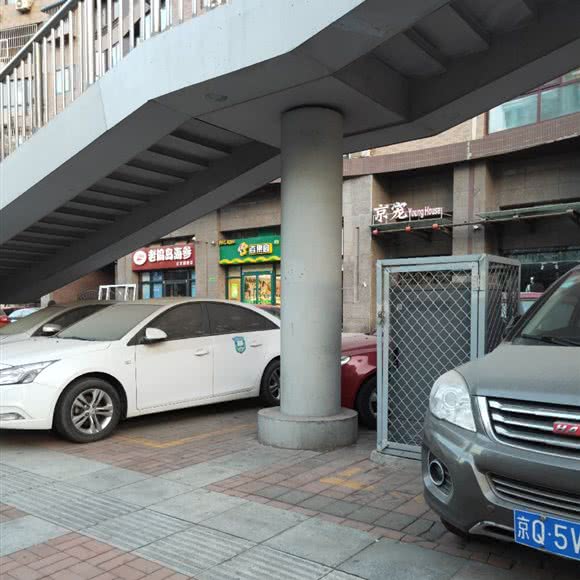 京宠爱尚宠宠物馆:北京城区东城区广渠门内附近